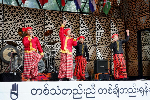 ミャンマー多民族祭り